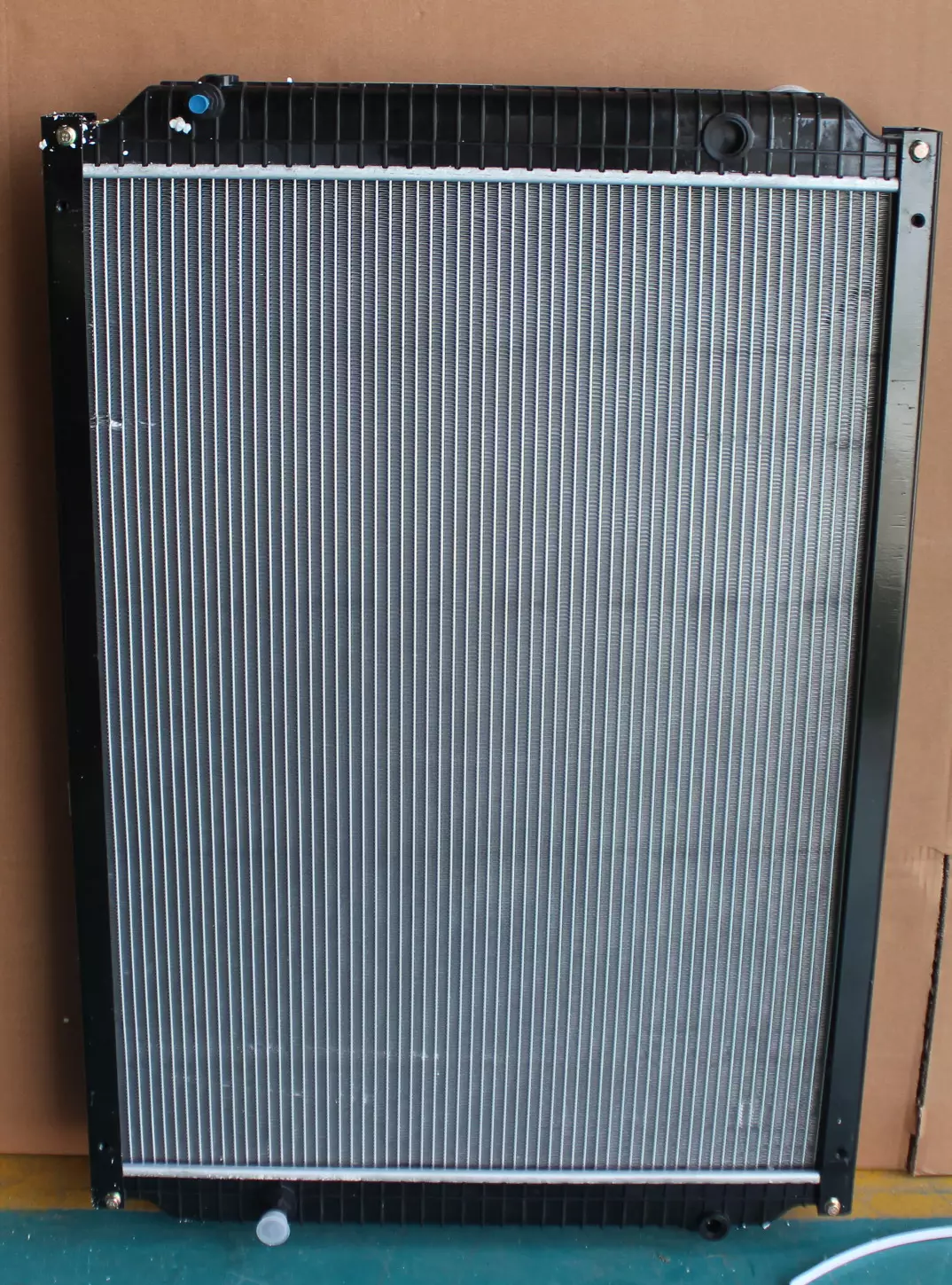 752W16100-0007 Sinotruk Haohan Water Box Detaiser Manufacturer sells quality and low