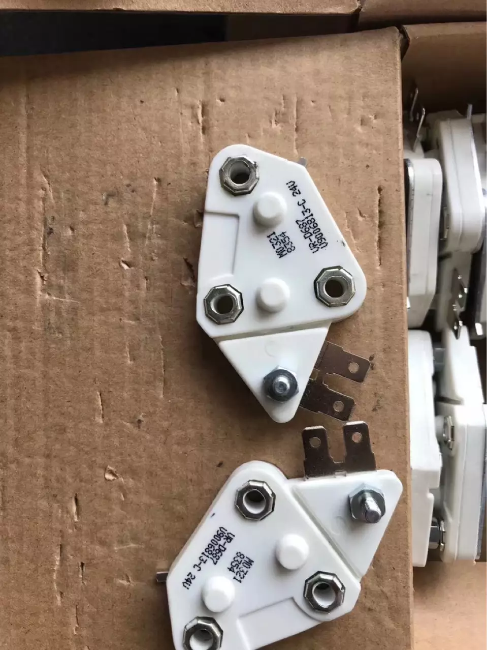 Dekremi generator regulator