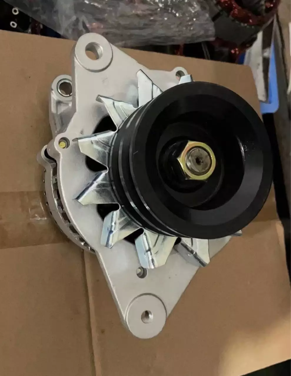 Dongfanghong 1000 tractor generator Oriental Red LR4A3L generator 12V