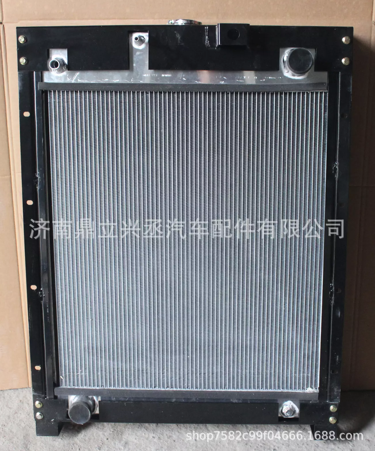 Mercedes -Benz pump truck water tank radiator all -aluminum water tank radiator manufacturer