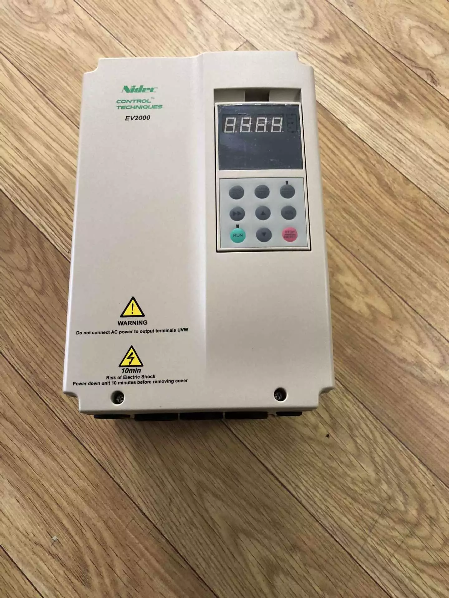 Nidec Nedok EV2000-4T1320P Emerson inverter