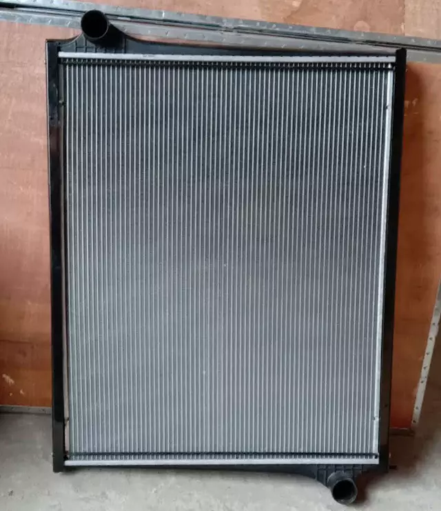 Scania aluminum plastic radiator 64068A