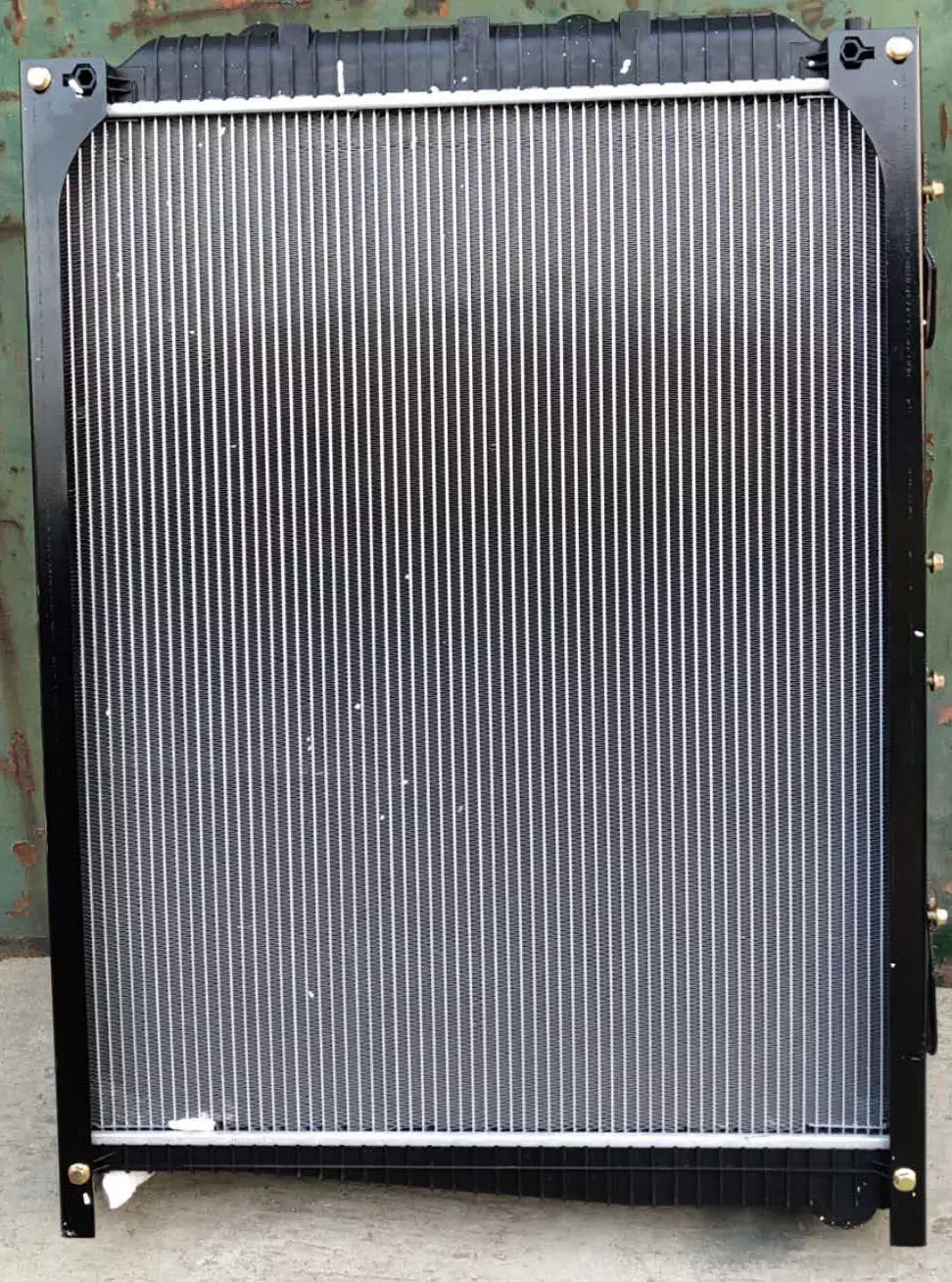 Shaanxi Automobile Delong M3000 water tank radiator DZ95259532020 manufacturer