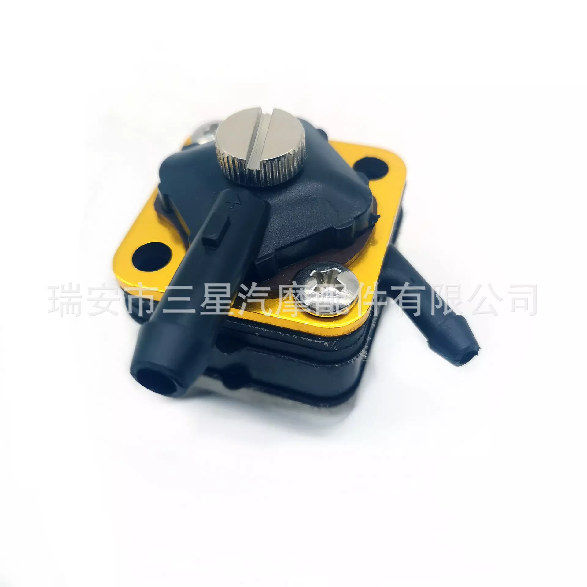 The fuel pump outside is Johnson Happy Come 6 8 9.9 15HP