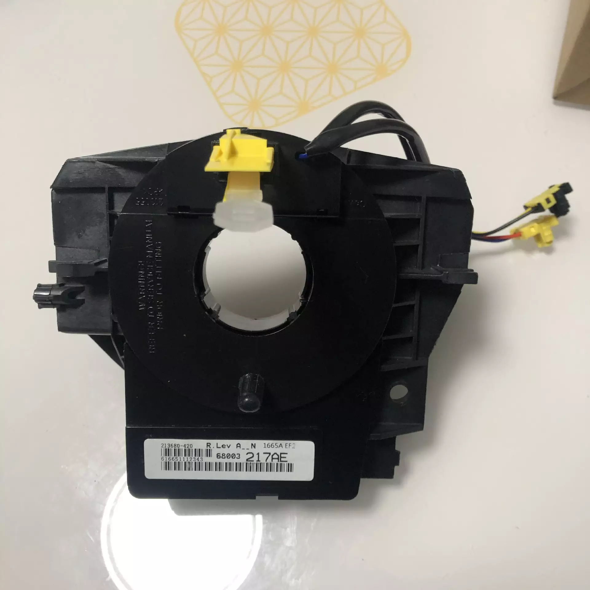 The steering wheel swirm 56046534AH 5156106AF 5156106AF 5156106ad