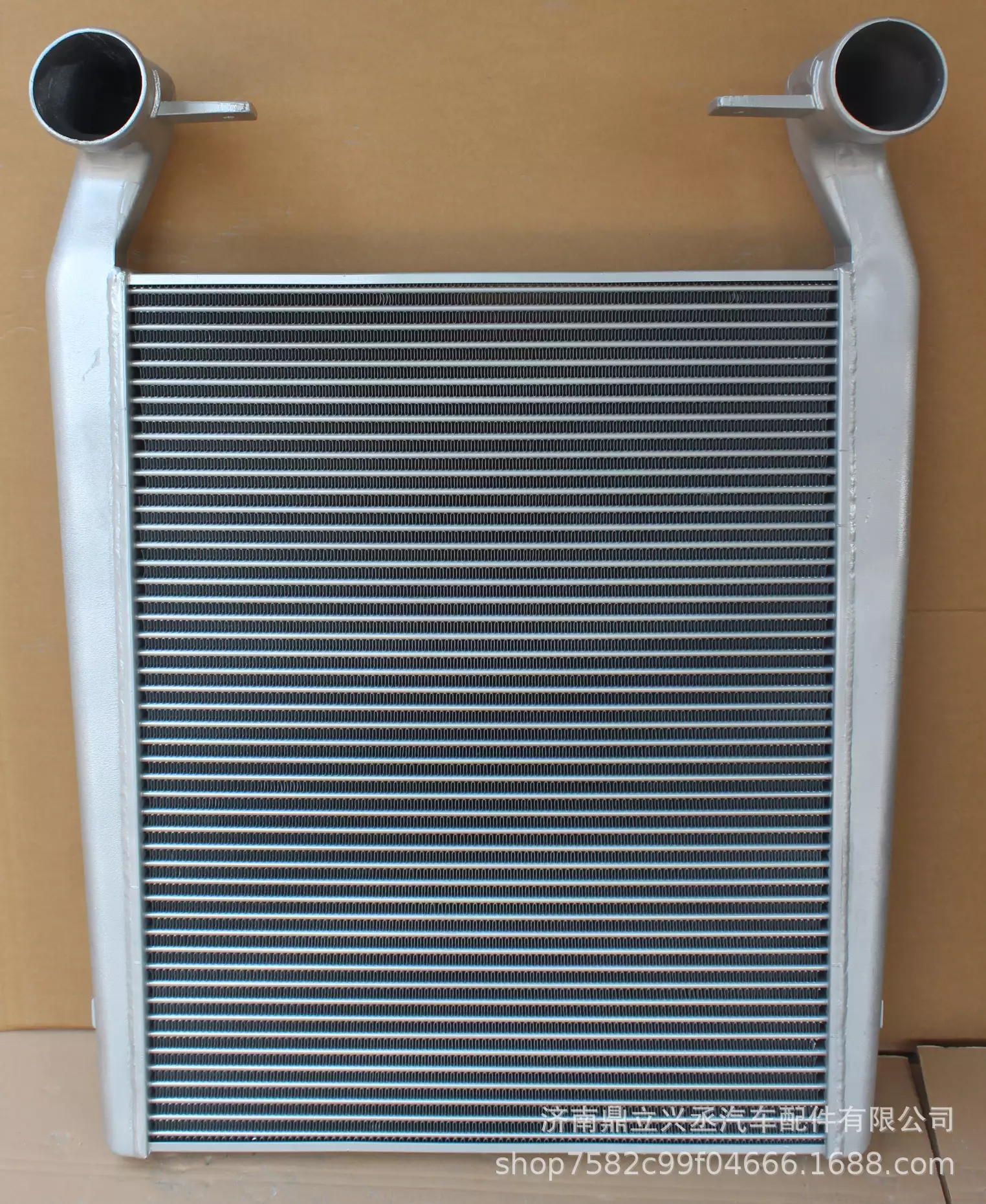 WG9725530060 Sinotruk Haowo Natural Gas Card Car Mid -Cold Device Manufacturer Water Tank Hotel