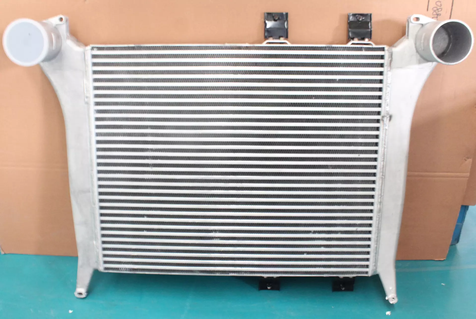 WG9725530255 Haowo Natural Gas Colder Manufacturer Customized Water Tank Detaiser